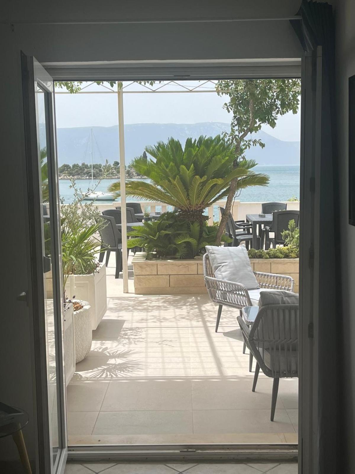 Villa Ante Apartments Blace Rum bild